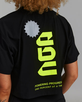 PERFORMANCE CORE CROPPED T-SHIRT BLACK/NEON GREEN