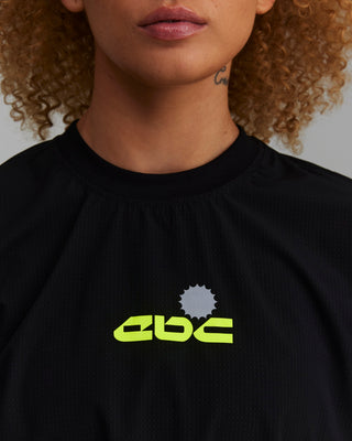 PERFORMANCE CORE CROPPED T-SHIRT BLACK/NEON GREEN