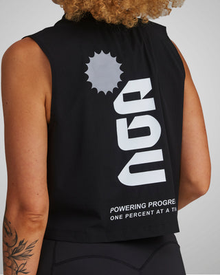 PERFORMANCE CORE CROP TANK BLACK/WHITE