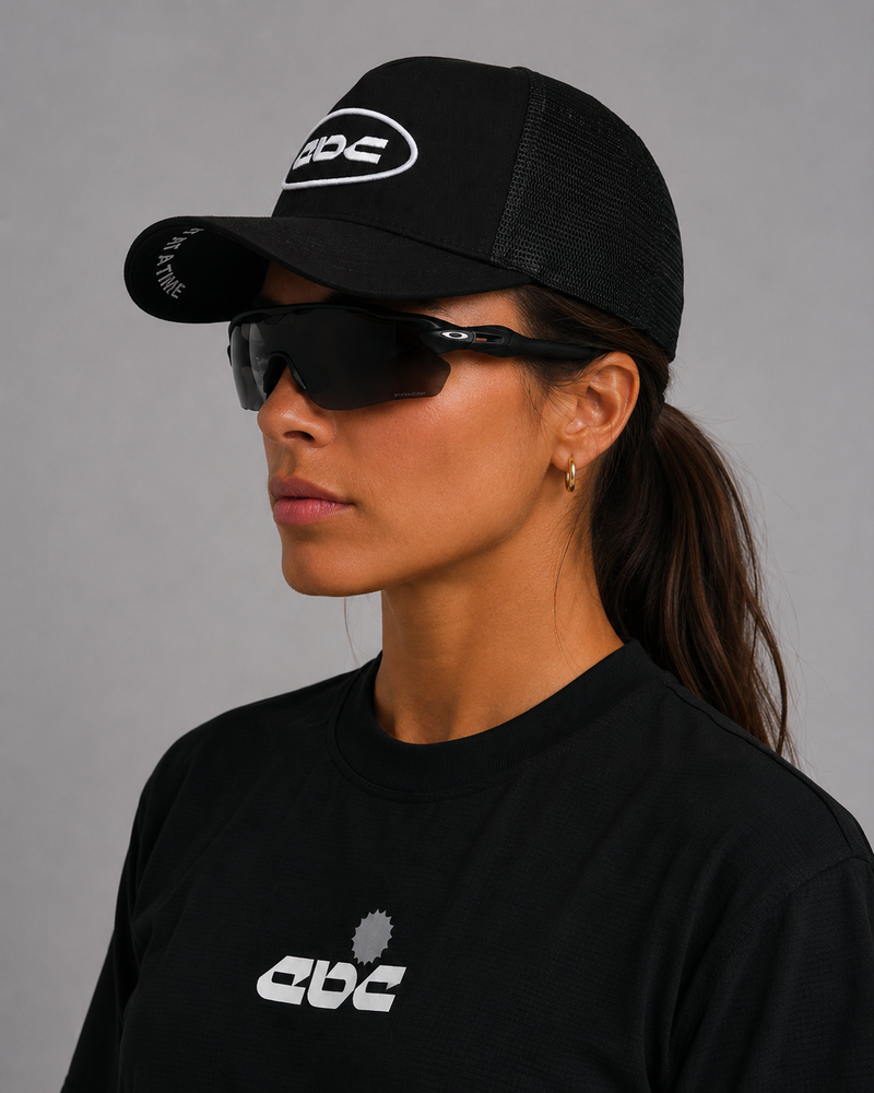 PERFORMANCE CREST TRUCKER MESH CAP