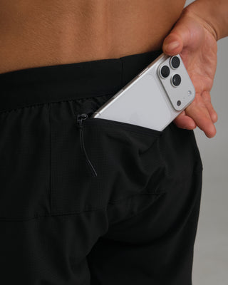 PERFORMANCE SHORT 5 INCH BLACK/WHITE