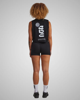 PERFORMANCE CORE CROP TANK BLACK/WHITE