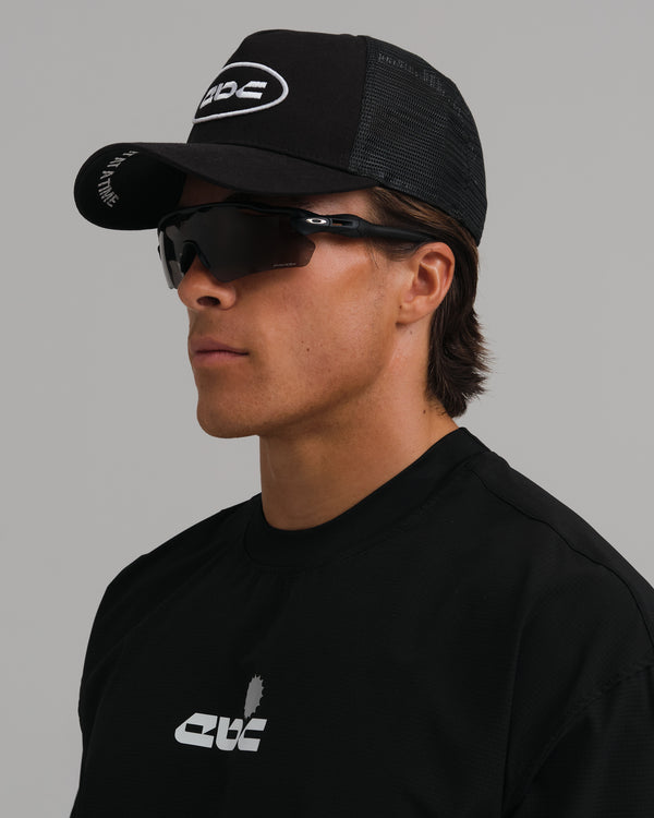 PERFORMANCE CREST TRUCKER MESH CAP