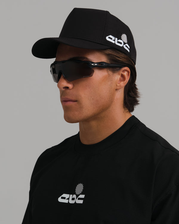 PERFORMANCE 5 PANEL CAP BLACK