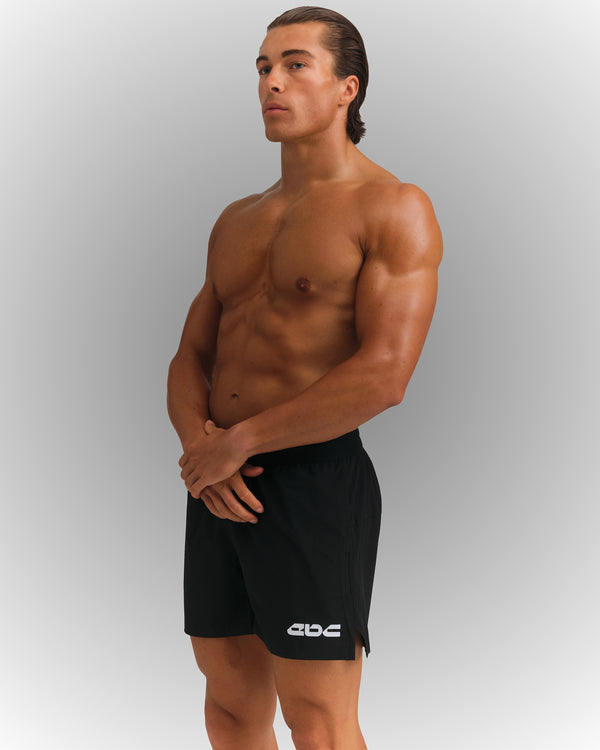 PERFORMANCE SHORT 5" BLACK/WHITE